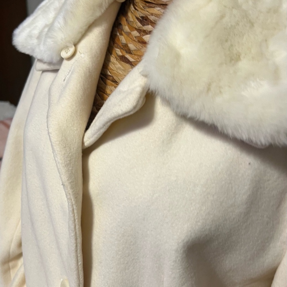 Elegant Charles Klein Cream Women's Wool Coat With Detachable Faux Fur Collar